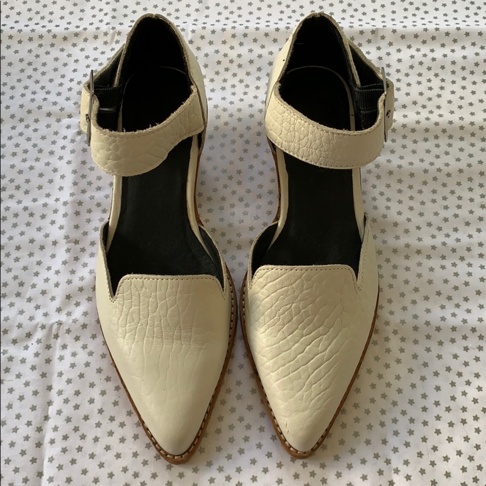 Yes Off White Leather Heel